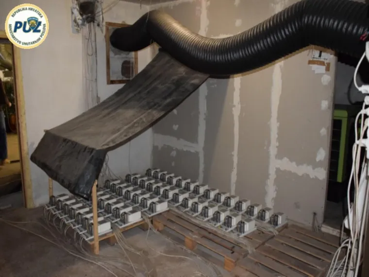 POLICIJA OTKRILA LABORATORIJ ZA UZGOJ TRAVE: U Svetom Ivanu Zelini uhićeni Hrvat i Srbin