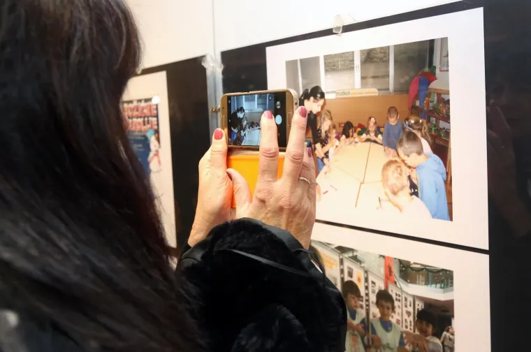 Izložba fotografija povodom 25 godina od održavanja prvih "Božićnih čarolija"