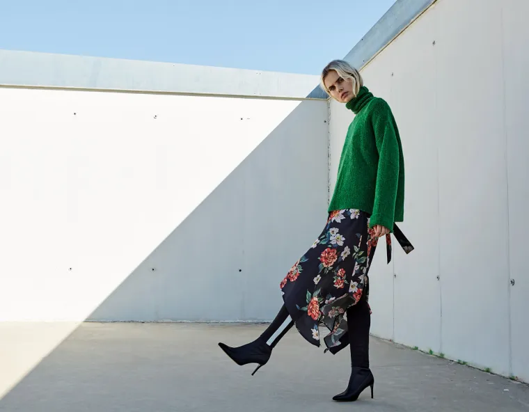 Iz Stradivariusa su neki dan na svojim službenim stranicama objavili fotografije najnovijeg modnog editorijala True Colours, kojim slave boje - ali možda ne na onaj način na koji biste prvo pomislile.