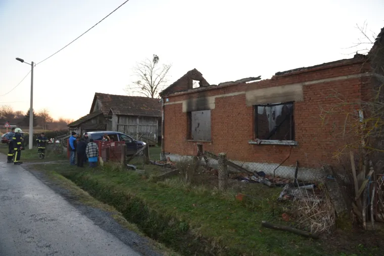 Kapela: jedna osoba smrtno stradala u požaru obiteljske kuće