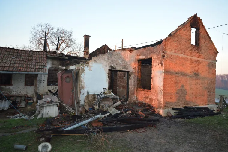 Kapela: jedna osoba smrtno stradala u požaru obiteljske kuće