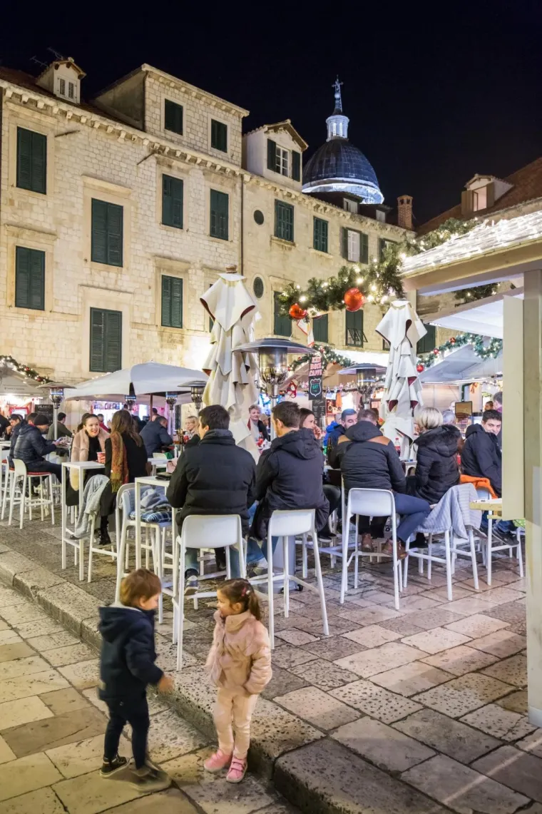 ČAROLIJA BOŽIĆA U DUBROVNIKU: Pogledajte fotografije spektakularnog Adventa u biseru juga