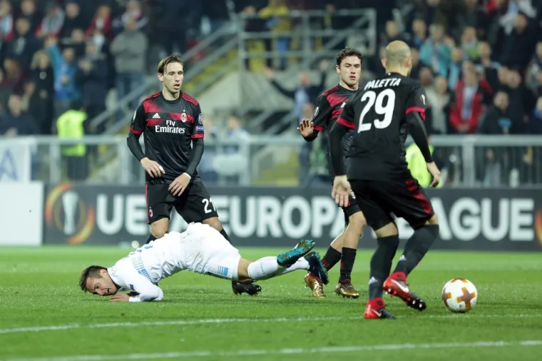 OVAKO SE RADUJE RIJEKA: Kekova momčad uz pjesmu s Rujevice euforično slavi pogotke protiv Milana