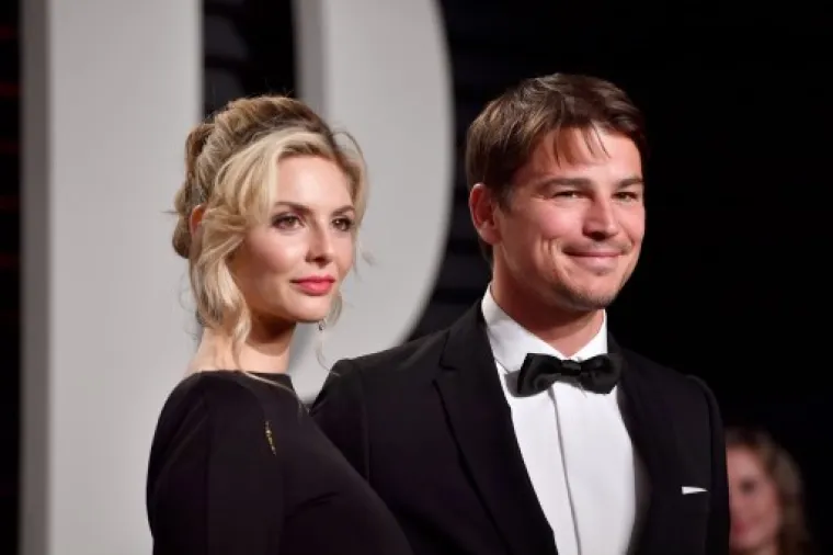 Josh i partnerica Tamsin Egerton