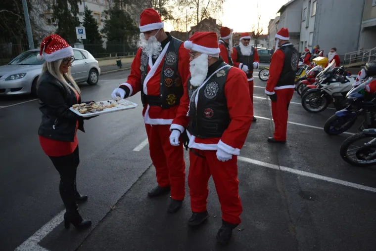 U akciji od ranih jutarnjih sati: Moto mrazovi uveseljavali sugrađane na gradskim ulicama