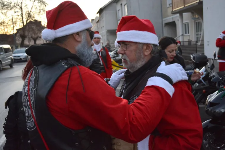 U akciji od ranih jutarnjih sati: Moto mrazovi uveseljavali sugrađane na gradskim ulicama