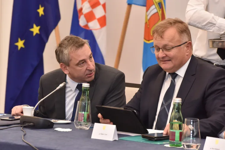 &Scaron;ibenik: Plenković s ministrima na sastanku sa županima i predstavnicima gradova i općina