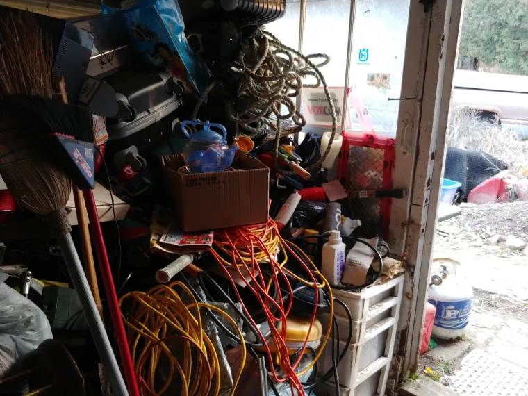 OTAC POTPUNO ZAPUSTIO DOM NAKON RAZVODA: Sin nije mogao vjerovati &scaron;to ga je dočekalo kad je do&scaron;ao u posjet