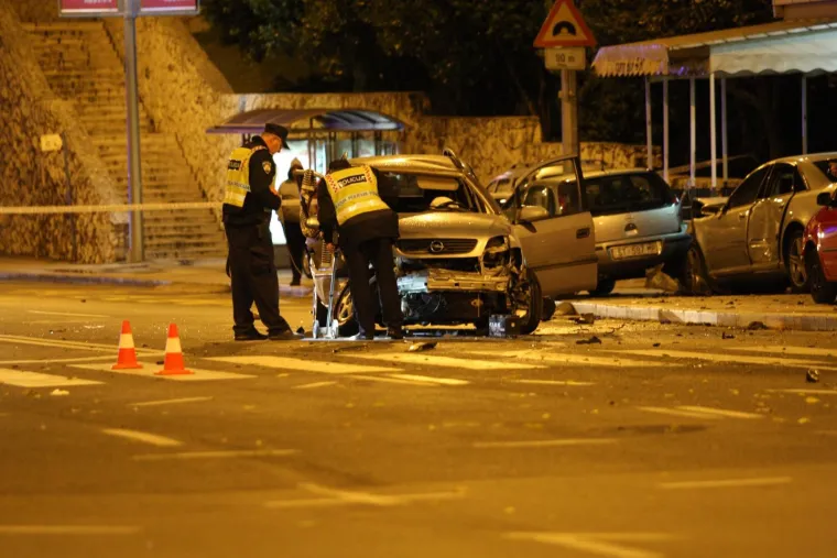 STRAVIČNA NESREĆA U SPLITU: Jedna osoba izgubila život, automobili potpuno uni&scaron;teni