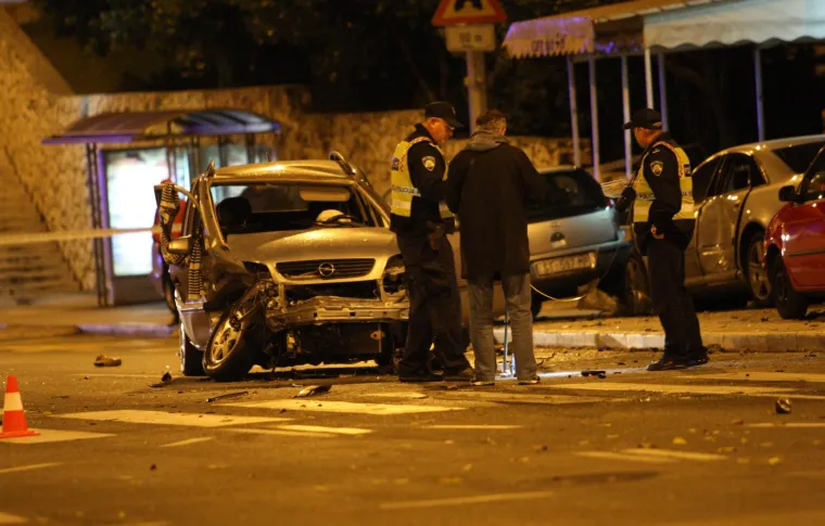 STRAVIČNA NESREĆA U SPLITU: Jedna osoba izgubila život, automobili potpuno uni&scaron;teni