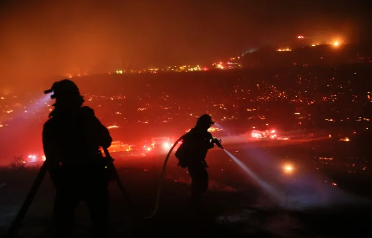 STRAVIČNI POŽARI U SAD-u: Kalifornija, San Diego i Santa Barbara u plamenu