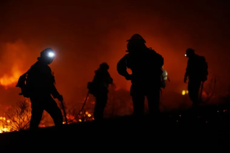 STRAVIČNI POŽARI U SAD-u: Kalifornija, San Diego i Santa Barbara u plamenu