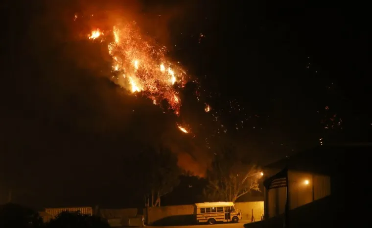 STRAVIČNI POŽARI U SAD-u: Kalifornija, San Diego i Santa Barbara u plamenu
