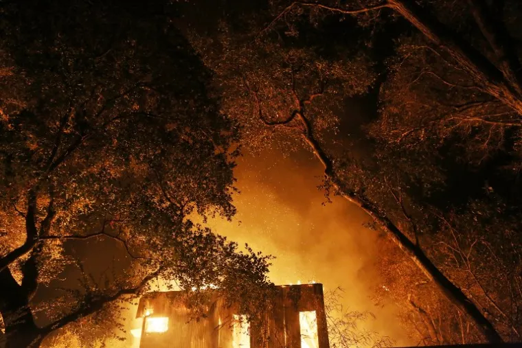 STRAVIČNI POŽARI U SAD-u: Kalifornija, San Diego i Santa Barbara u plamenu