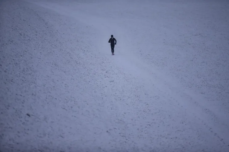 PREKRASNI PRIZORI SNJEŽNE IDILE U METROPOLI: Pogledajte kako je bijeli prekrivač zabijelio zagrebačke ulice