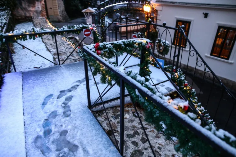 PREKRASNI PRIZORI SNJEŽNE IDILE U METROPOLI: Pogledajte kako je bijeli prekrivač zabijelio zagrebačke ulice