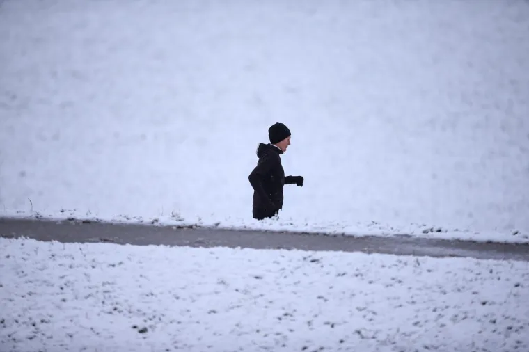 PREKRASNI PRIZORI SNJEŽNE IDILE U METROPOLI: Pogledajte kako je bijeli prekrivač zabijelio zagrebačke ulice