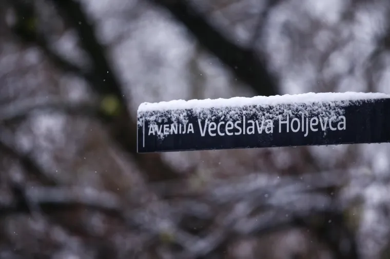 PREKRASNI PRIZORI SNJEŽNE IDILE U METROPOLI: Pogledajte kako je bijeli prekrivač zabijelio zagrebačke ulice