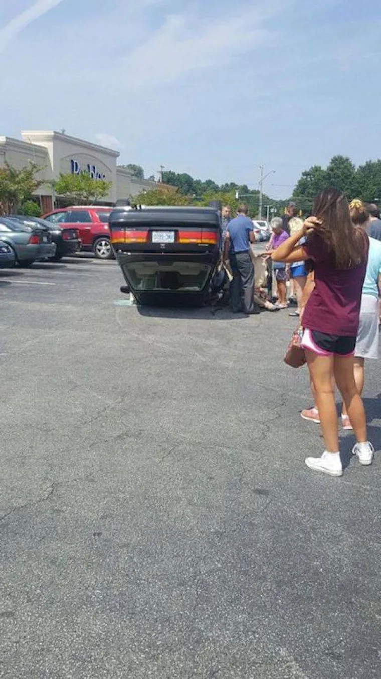 DOKAZALI DA JE LAKO DOBITI VOZAČKU: Nevjerojatno &scaron;to si sve dopu&scaron;taju u prometu