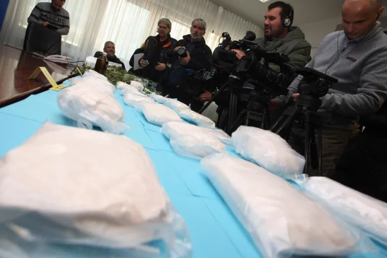 Na konferenciji za medije odrzanoj u PU Splitsko-dalmatinskoj predstavljena rekordna zapljena od preko 18 kilograma amfetamina.