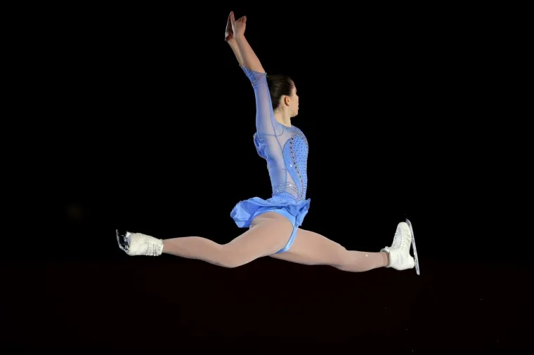 Predsjednica Kolinda Grabar Kitarović u dru&scaron;tvu supruga Jakova u subotu je navečer bodrila kćer Katarinu u posebnom programu revije pobjednika održanom povodom velikog, 50. rođendan Zlatne piruete