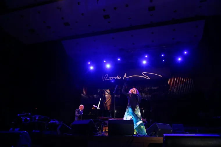 JOSIPA LISAC PRIREDILA MAESTRALNI KONCERT U LISINSKOM: Nastup povodom 50 godina karijere posvetila svom Karlu