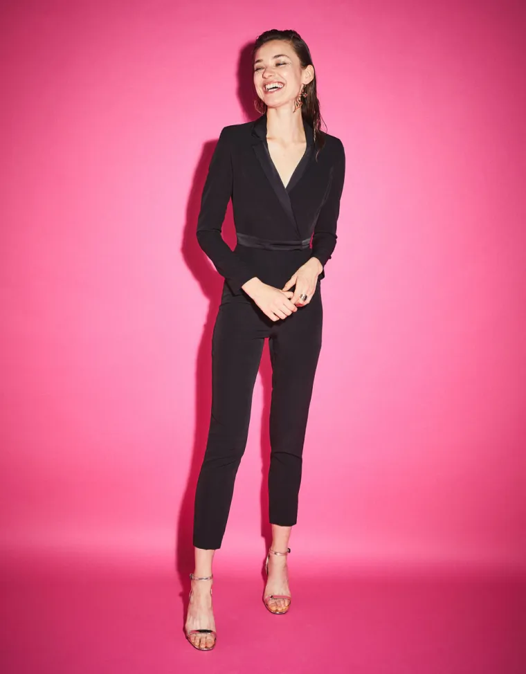 Dugački kombinezon sa smoking ovratnikom, Bershka,, 349,90 kuna