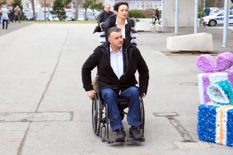 Brojni građani dolaze u Lisinski na komemoraciju za Slobodana Praljka