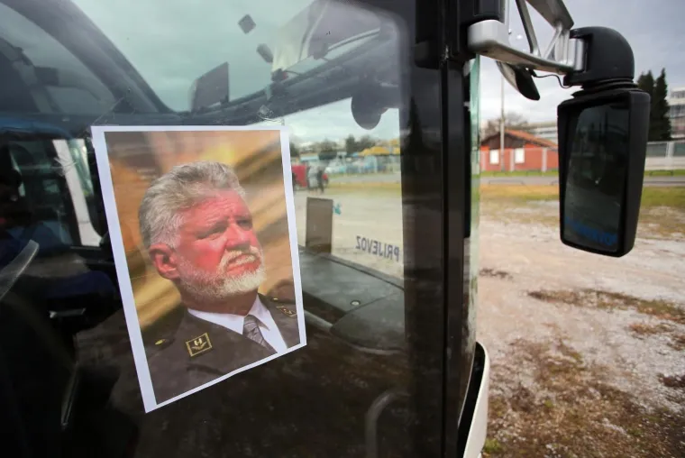 ZET-ovi autobusi s Velesajma prevozili putnike koji su do&scaron;li na komemoraciju u Lisinski