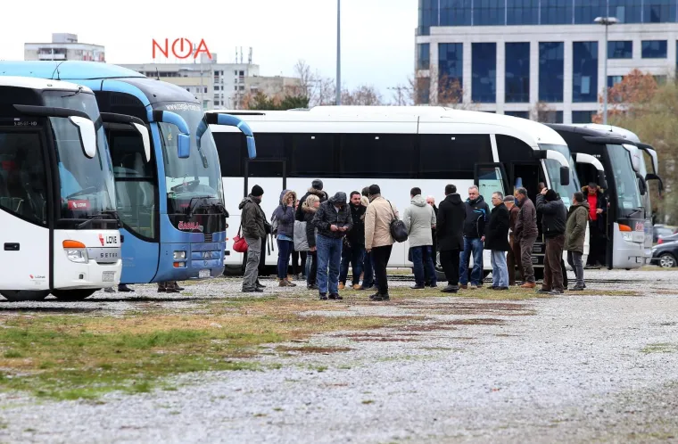 ZET-ovi autobusi s Velesajma prevozili putnike koji su do&scaron;li na komemoraciju u Lisinski