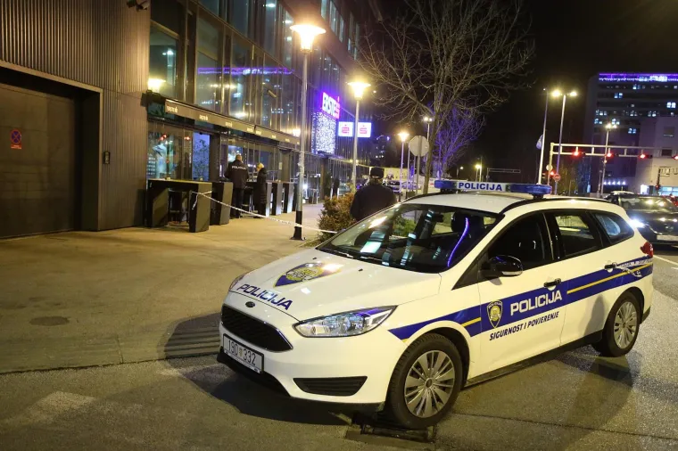 Zagreb: naoružani razbojnici presreli mu&scaron;karca ispred banke i oteli mu torbu s novcem