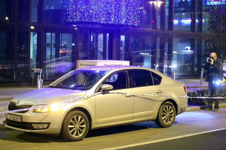 Zagreb: naoružani razbojnici presreli mu&scaron;karca ispred banke i oteli mu torbu s novcem
