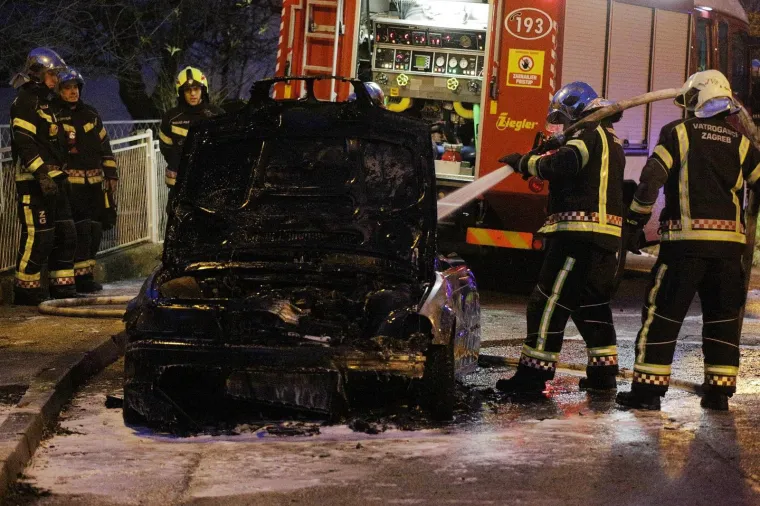 Zagreb: u požaru izgorio osobni automobil
