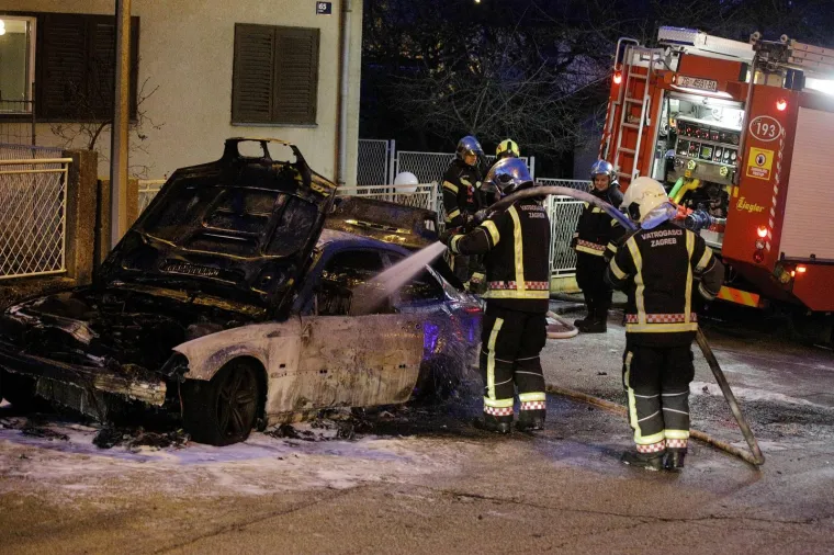 Zagreb: u požaru izgorio osobni automobil