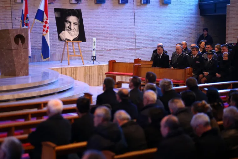 Misa zadu&scaron;nica za generala Slobodana Praljka u crkvi Svete Mati Slobode