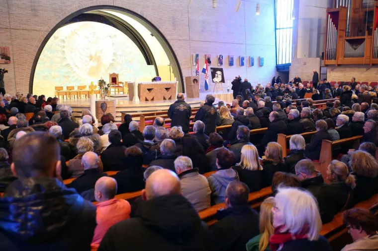 Misa zadu&scaron;nica za generala Slobodana Praljka u crkvi Svete Mati Slobode