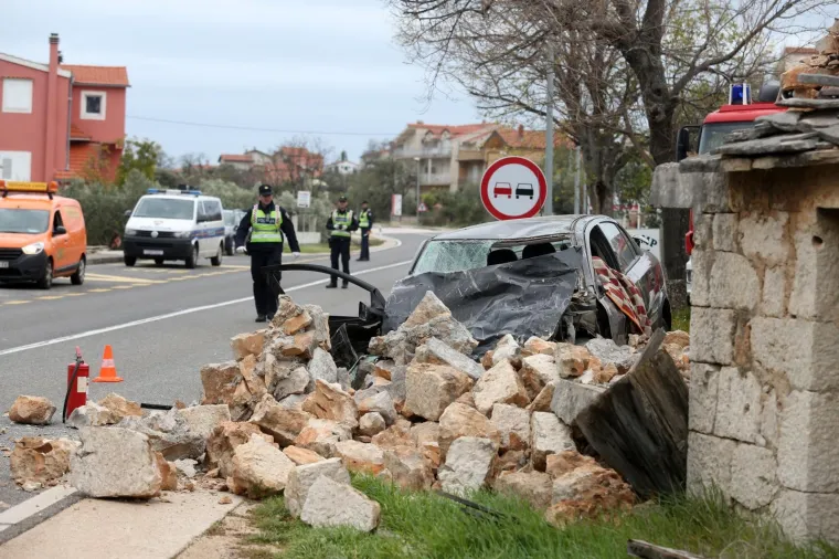 STRA&Scaron;NA NESREĆA KOD GREBA&Scaron;TICE: Automobilom se zabio u kameni zid i na mjestu poginuo