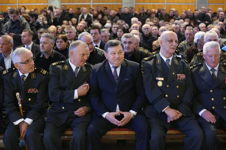 MISA ZADUŠNICA ZA SLOBODANA PRALJKA: U crkvi Svete Mati Slobode okupili se generali, došao je i Thompson