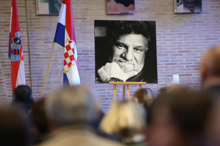 MISA ZADU&Scaron;NICA ZA SLOBODANA PRALJKA: U crkvi Svete Mati Slobode okupili se generali, do&scaron;ao je i Thompson