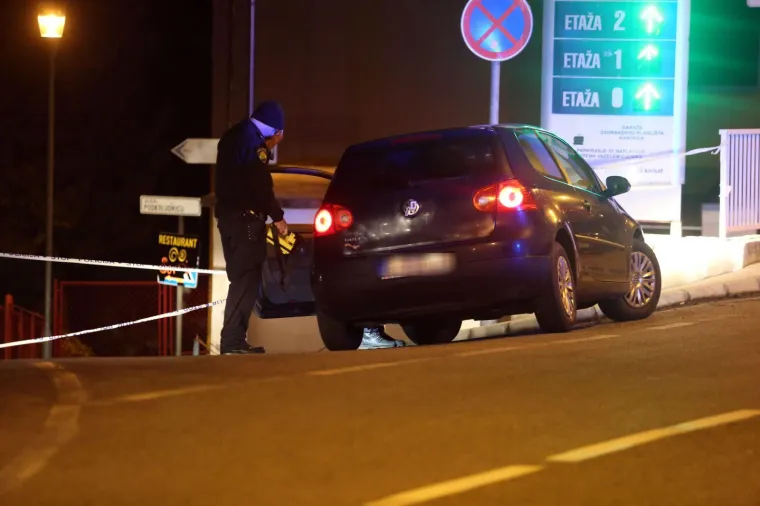 U PUCNJAVI U RIJECI OZLIJEĐENA JEDNA OSOBA: U tijeku je očevid nad VW Golfom BiH registracija