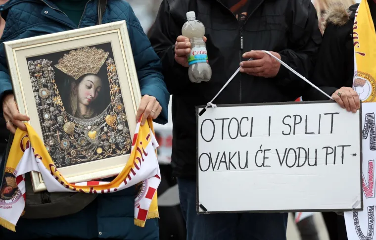 Građanska inicijativa 'Ne daj se Cetino' organizirala mirni prosvjed protiv termoelektrane Peruća