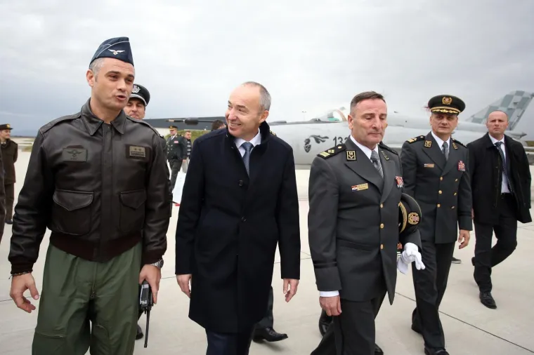 Ministar obrane Damir Krstičević na obilježavanju 26. obljetnice Hrvatskog ratnog zrakoplovstva i Protuzračne obrane .