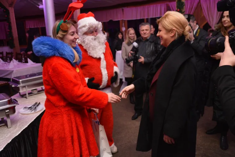 PREDSJEDNICA POSJETILA MAGIČNO IMANJE OBITELJI SALAJ: Ove godine Božićnu priču krasi dva i pol milijuna lampica