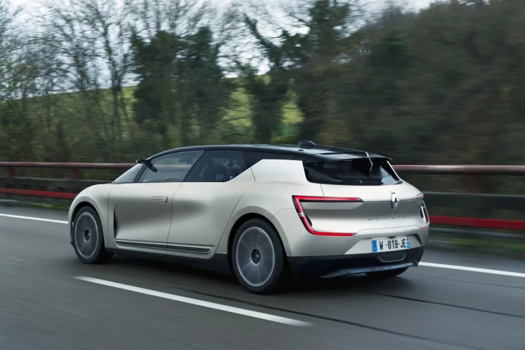 OVO JE RENAULTOVA VIZIJA BLISKE BUDUĆNOSTI: Symbioz ima četvrtu razinu upravljanja - samo se opustite i uživate u vožnji