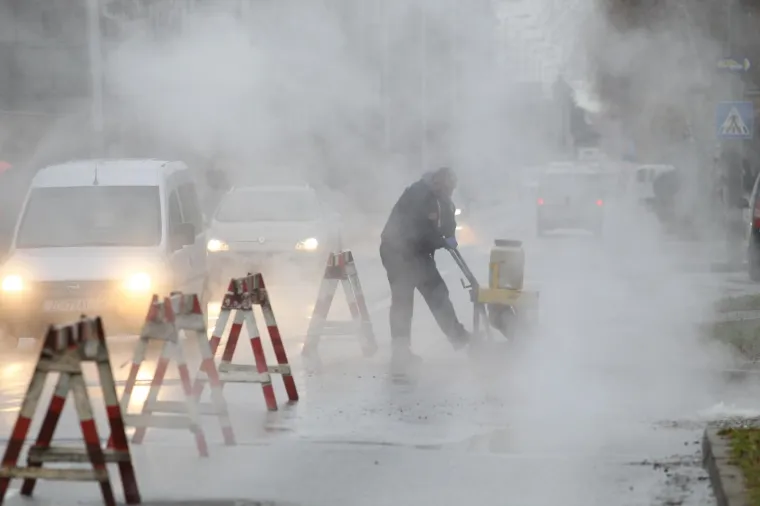 Zbog puknuća vrelovoda u Voltinom stanovnici zapadnog Zagreba ostali bez grijanja