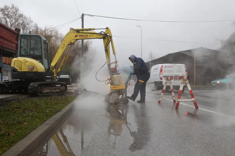 Zbog puknuća vrelovoda u Voltinom stanovnici zapadnog Zagreba ostali bez grijanja