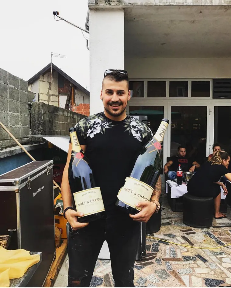 RED JE DOŠAO I NA BOGATE KLINCE BALKANA: Evo kako se svojim bogatstvom razmeće mladež iz Hrvatske, Srbije i Slovenije