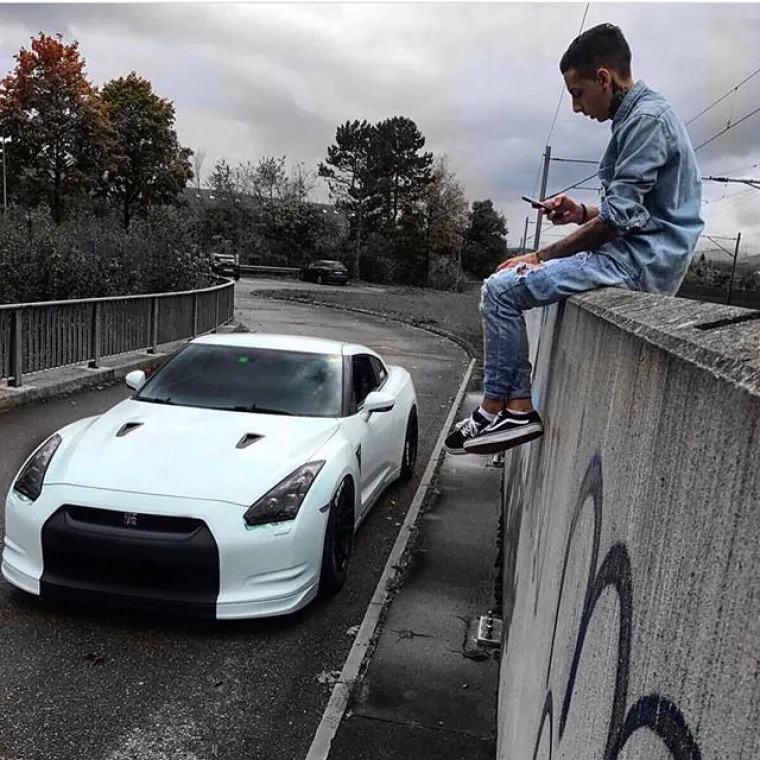 RED JE DO&Scaron;AO I NA BOGATE KLINCE BALKANA: Evo kako se svojim bogatstvom razmeće mladež iz Hrvatske, Srbije i Slovenije