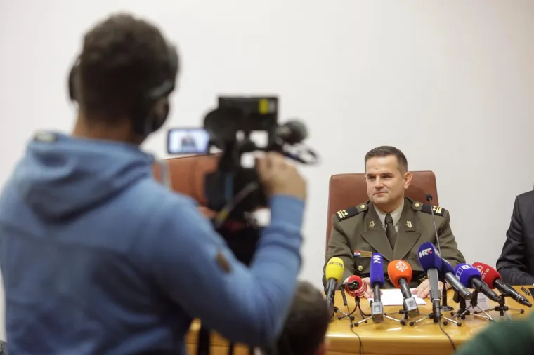 POLICIJA ODRŽALA KONFERENCIJU ZA MEDIJE: Dovr&scaron;ili su kriminalističko istraživanje o raketiranju Banskih dvora 1991.