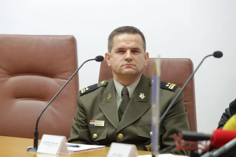 U amfiteatru Ravnateljstva policije održana je konferencija za medije povodom dovr&scaron;enog kriminalističkog istraživanja raketiranja Banskih dvora 7. listopada 1991. godine. Jadranko Karlu&scaron;ić, služba kriminalističke vojne policije.